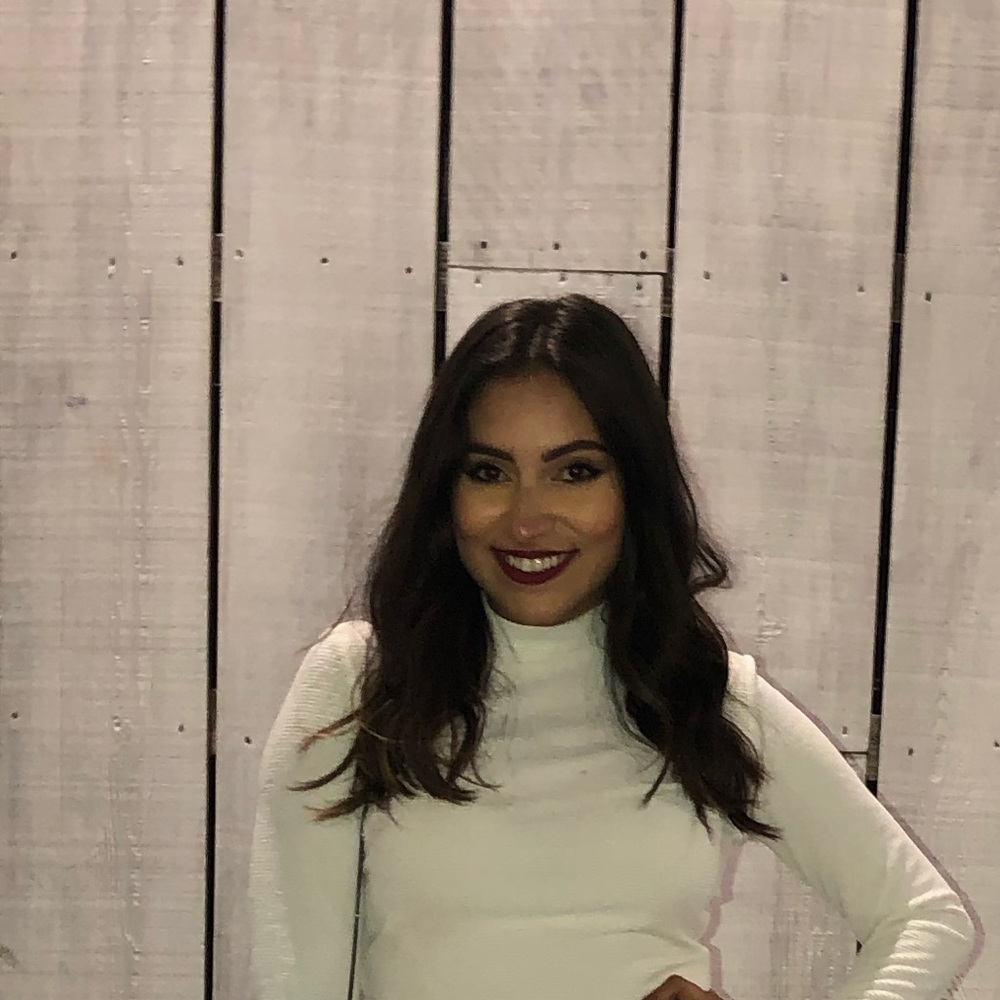 Meet your Posher, Daniela